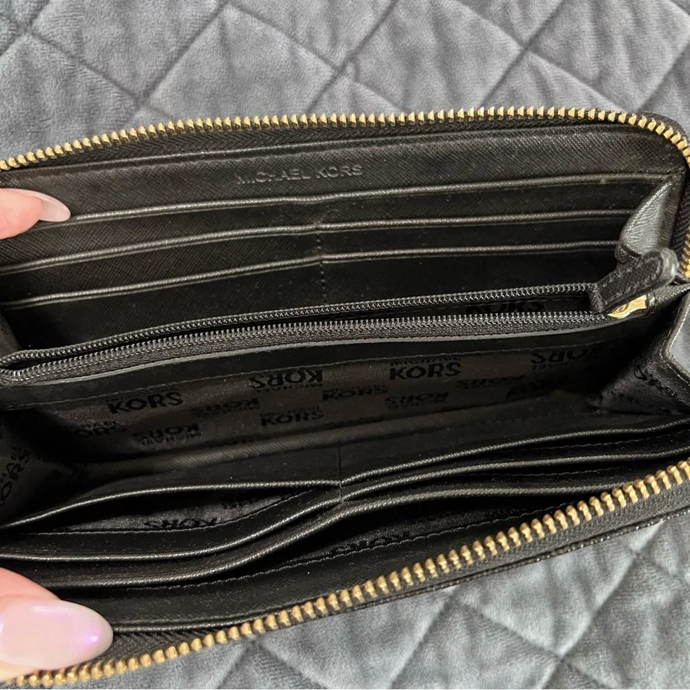 Michael Kors Monogram Wallet Logo Zip Around Black MK Leather